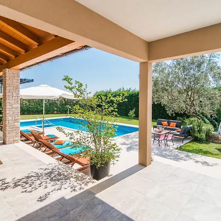 Willa Luxurious In Salambati With Swimming Pool *